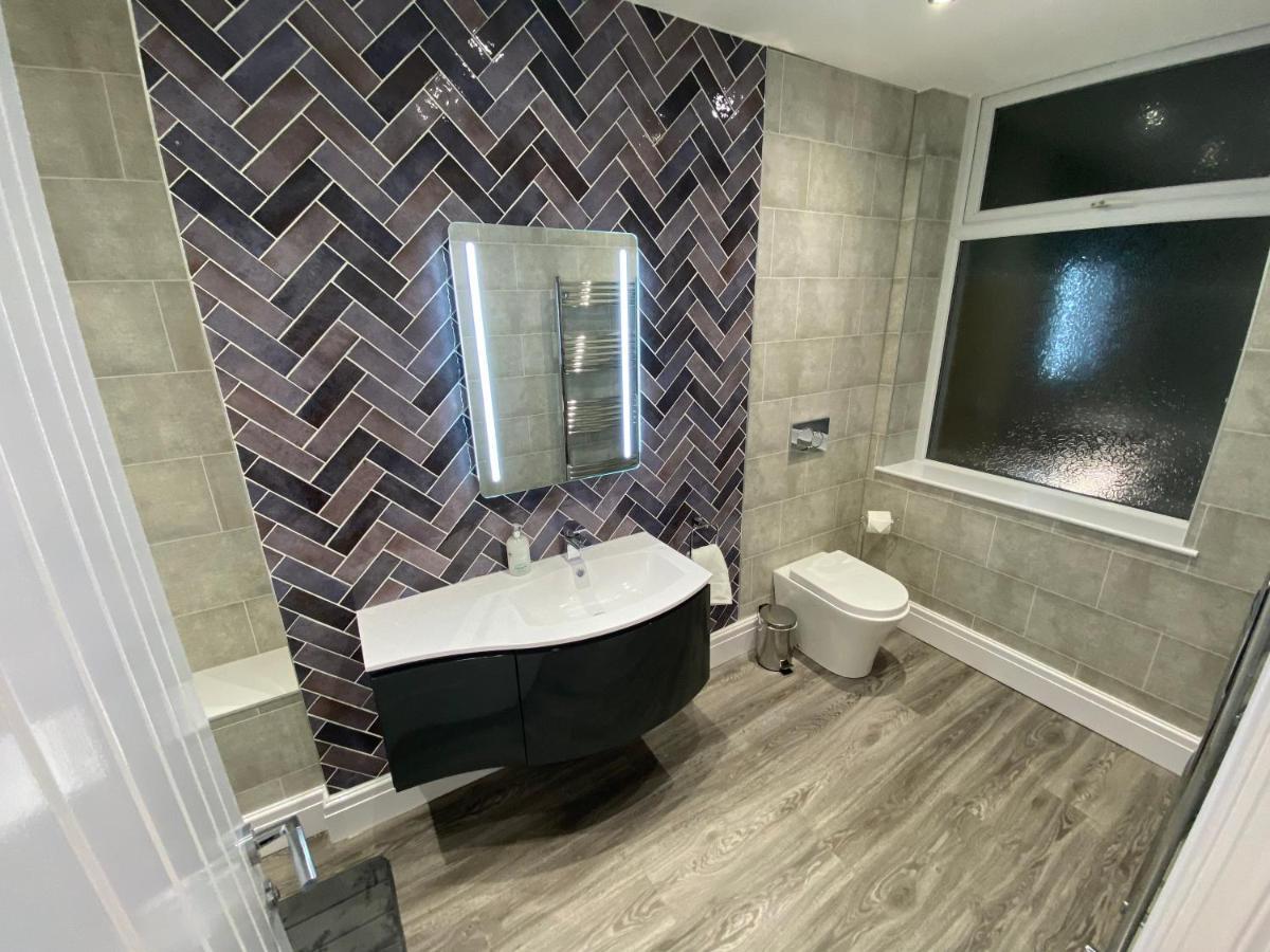 Edward Place Luxury Hot Tub Apartment Blackpool