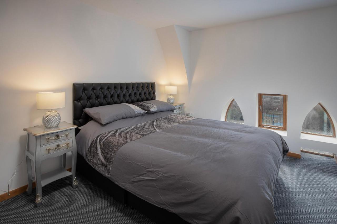 Elegant Church Conversion Close To Tower * Blackpool