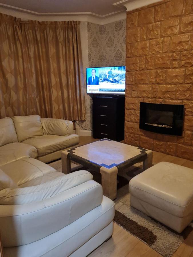 Holiday home Cheerful 4-bedroom Close To The Sea *