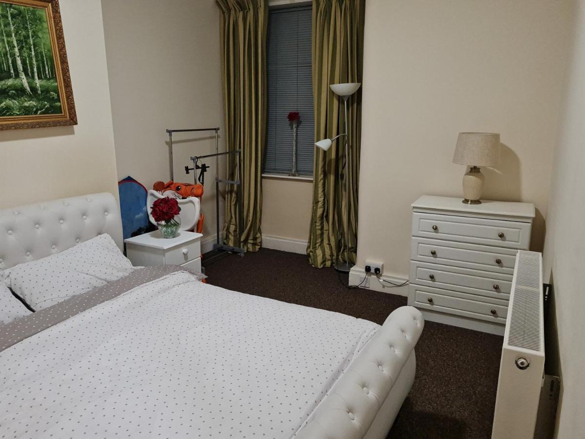 Cheerful 4-bedroom Close To The Sea * Blackpool