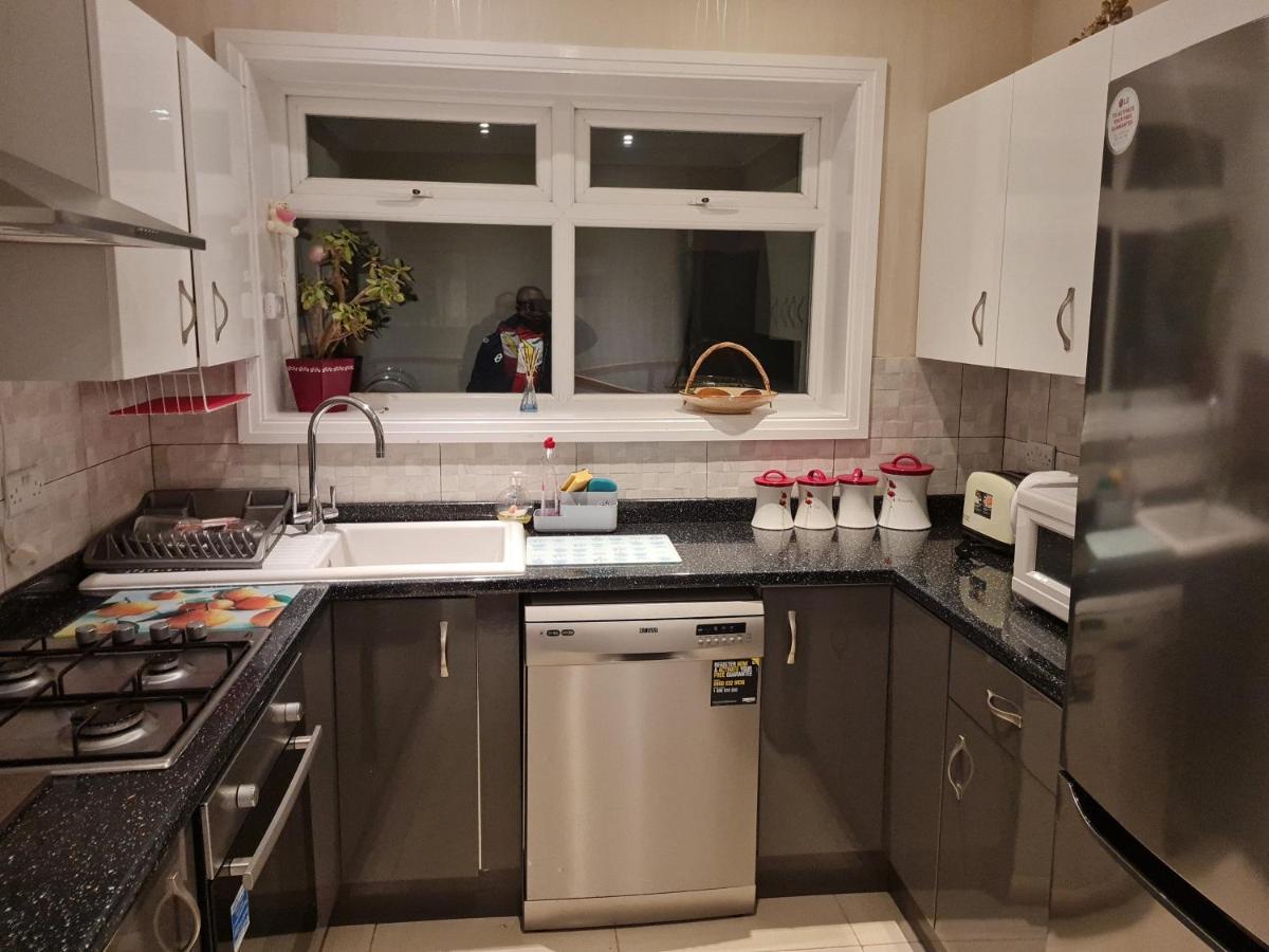 Cheerful 4-bedroom Close To The Sea Holiday home