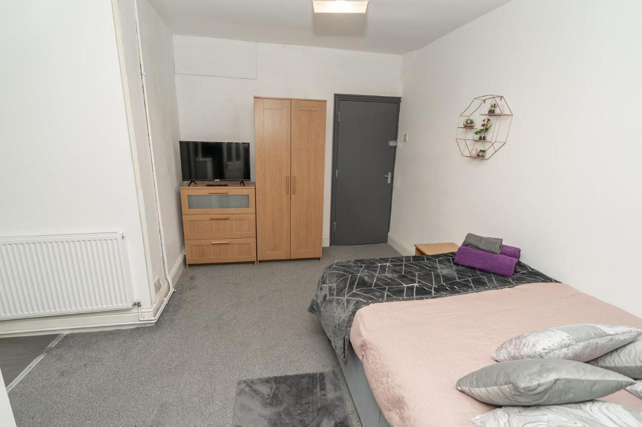 Hull Road Apartment