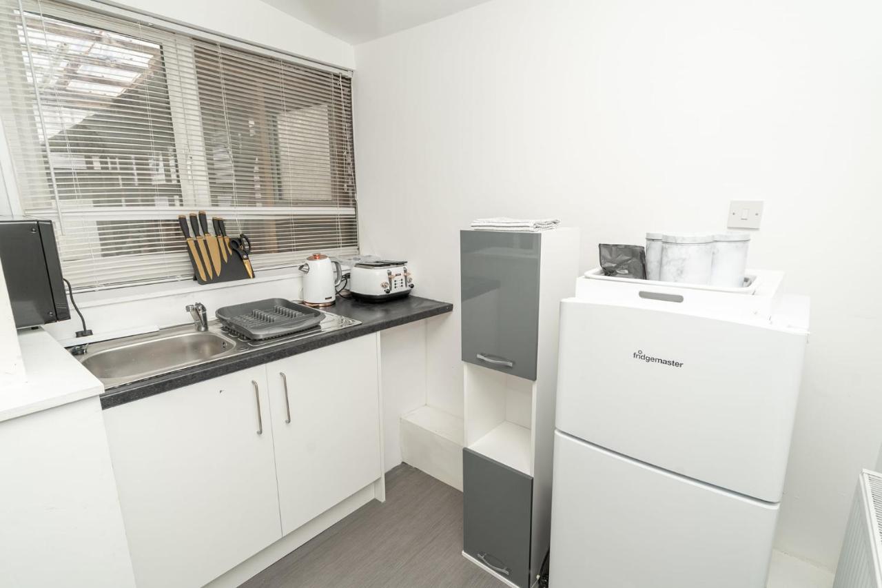 Hull Road Apartment *
