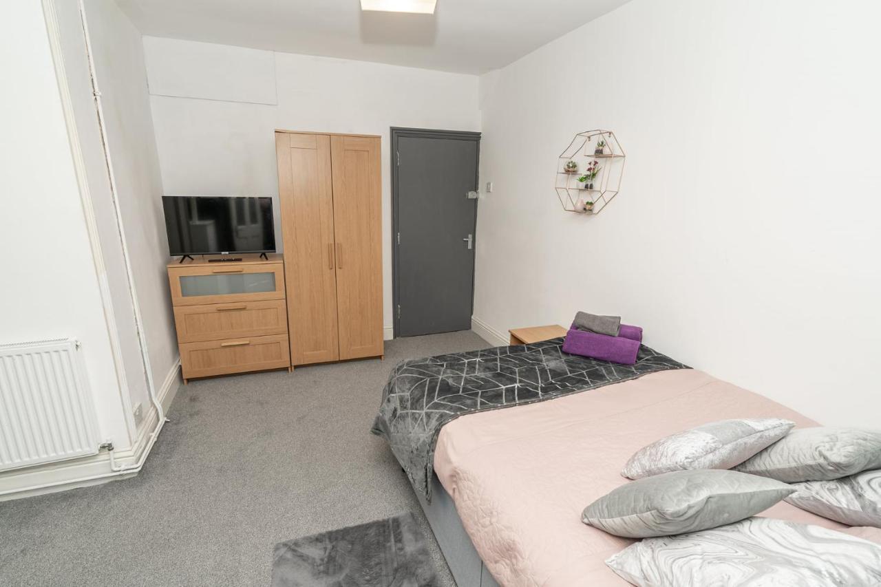 Hull Road Apartment *