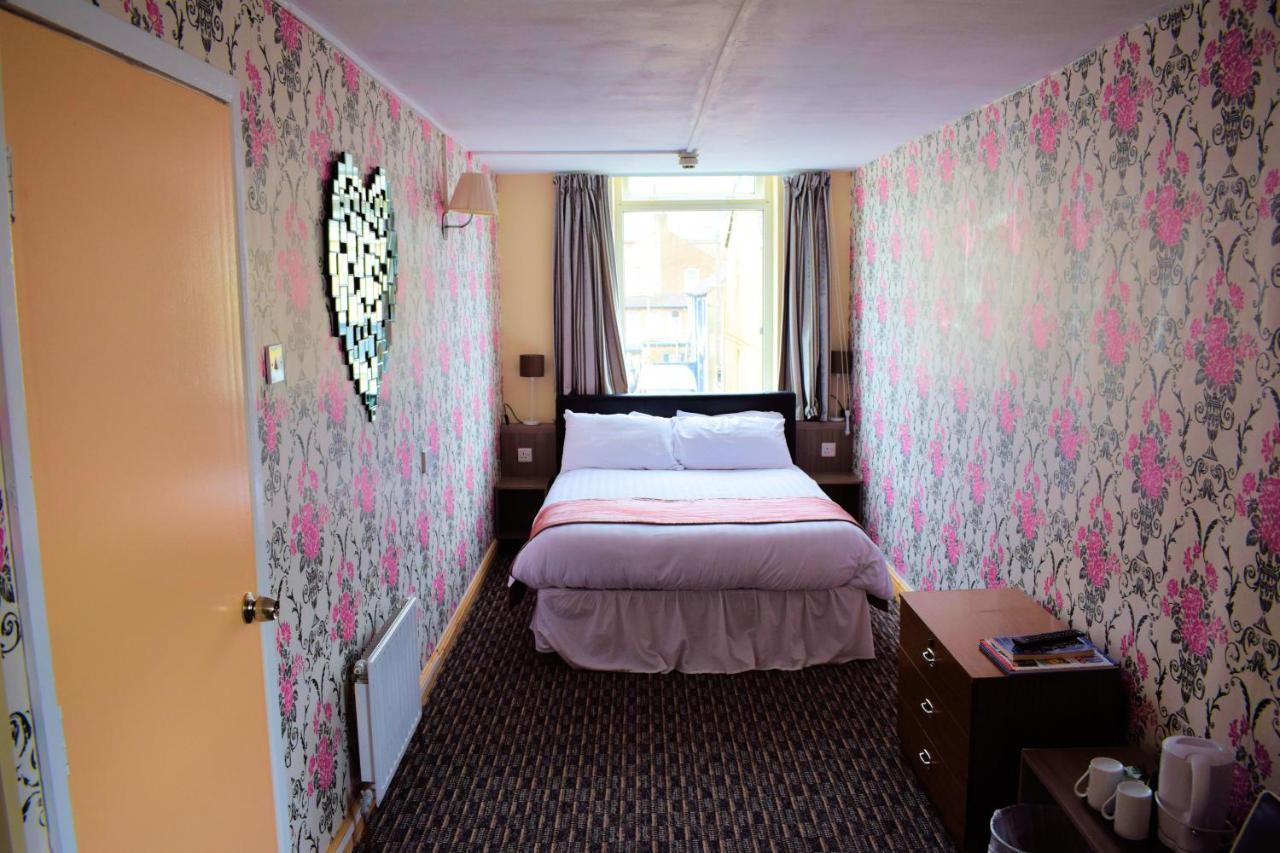 Guest house The Clarendon *