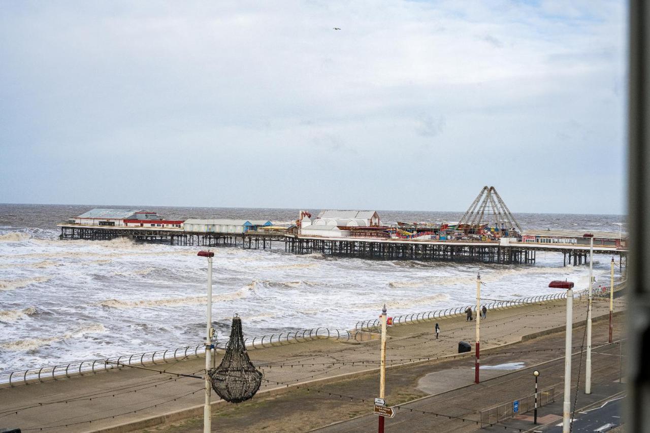 Holiday home Pier View House Blackpool