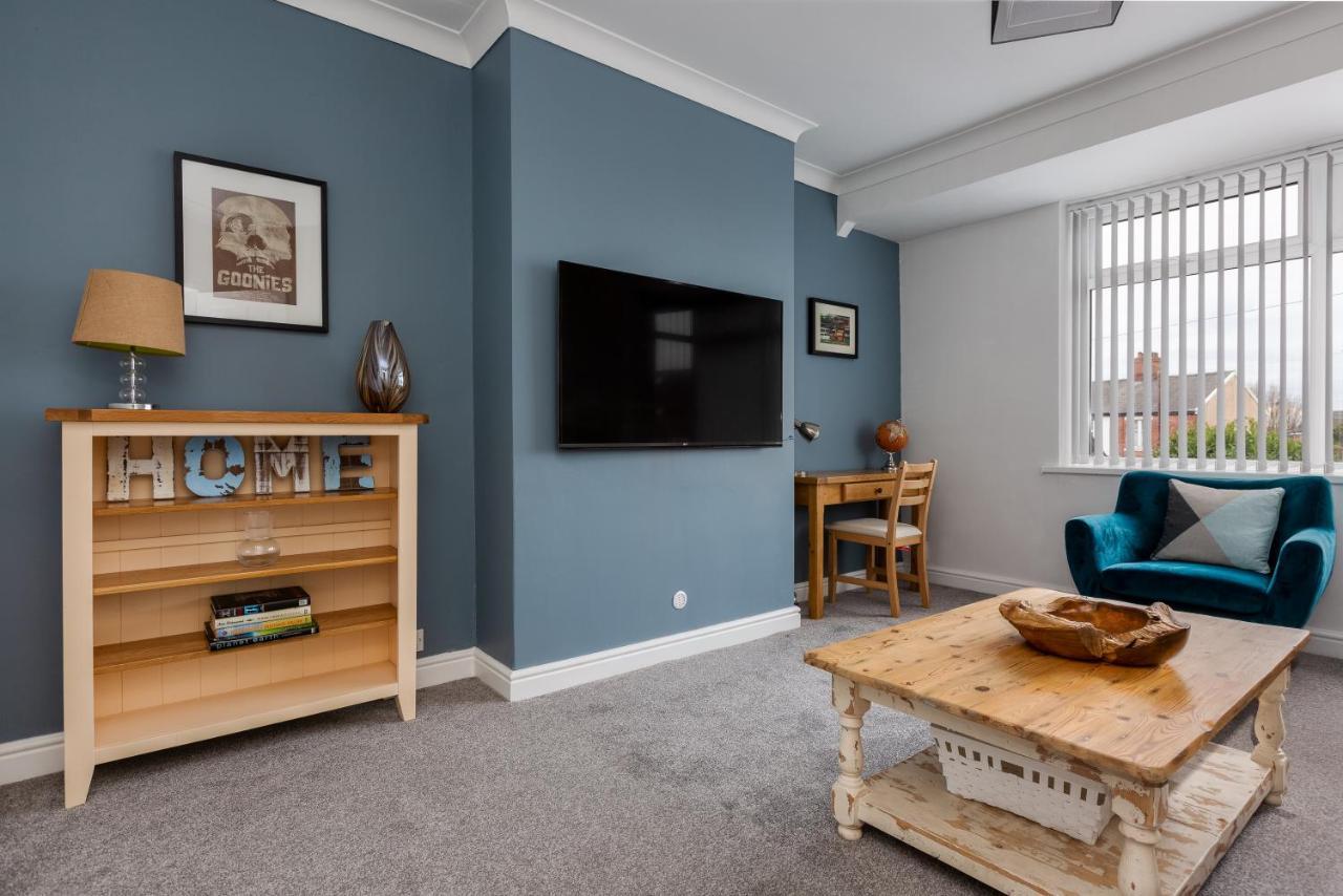 Hillside House - 2 Bedrooms Parking Wi-fi Hospital * Blackpool