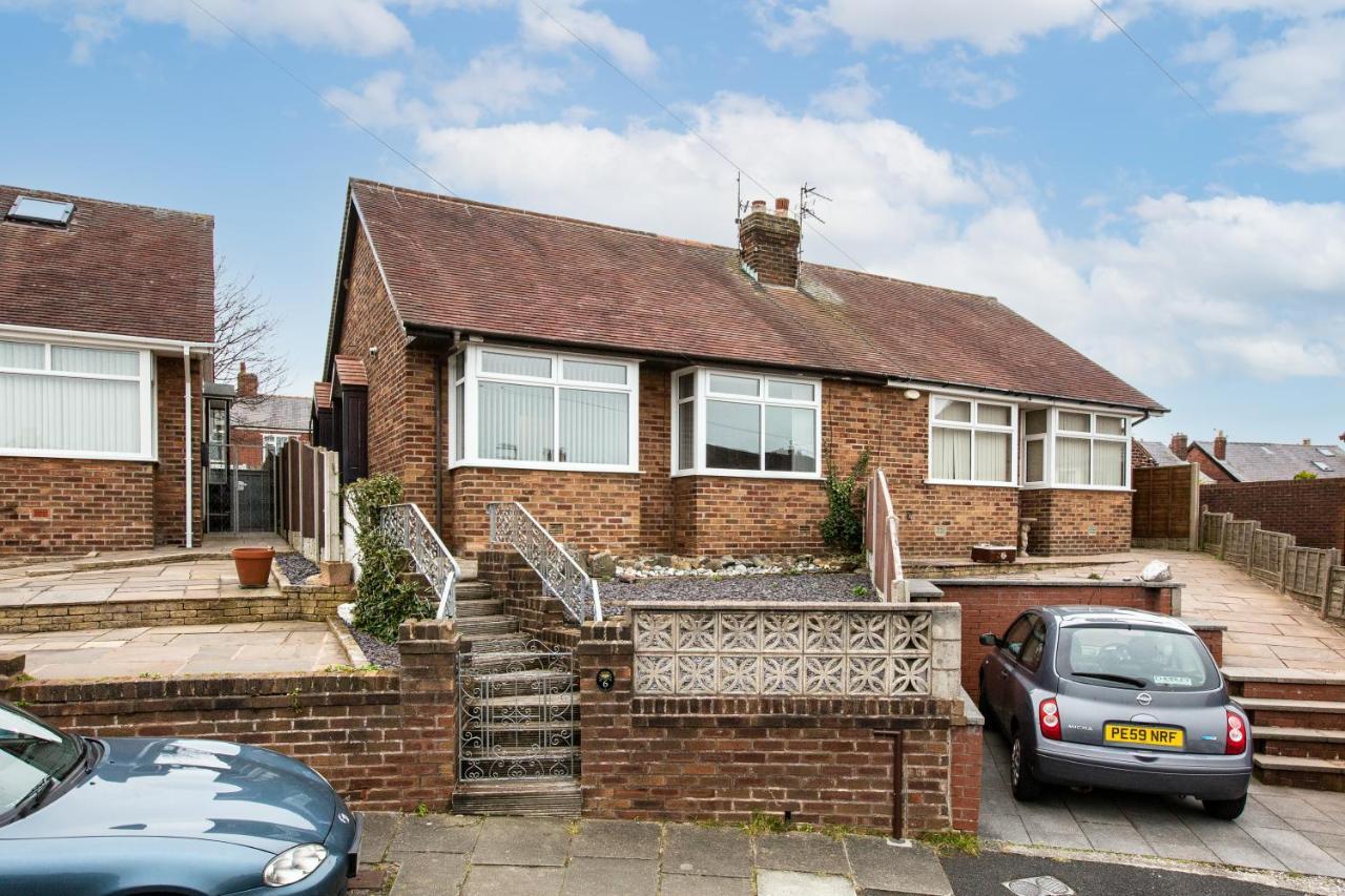Hillside House - 2 Bedrooms Parking Wi-fi Hospital Blackpool