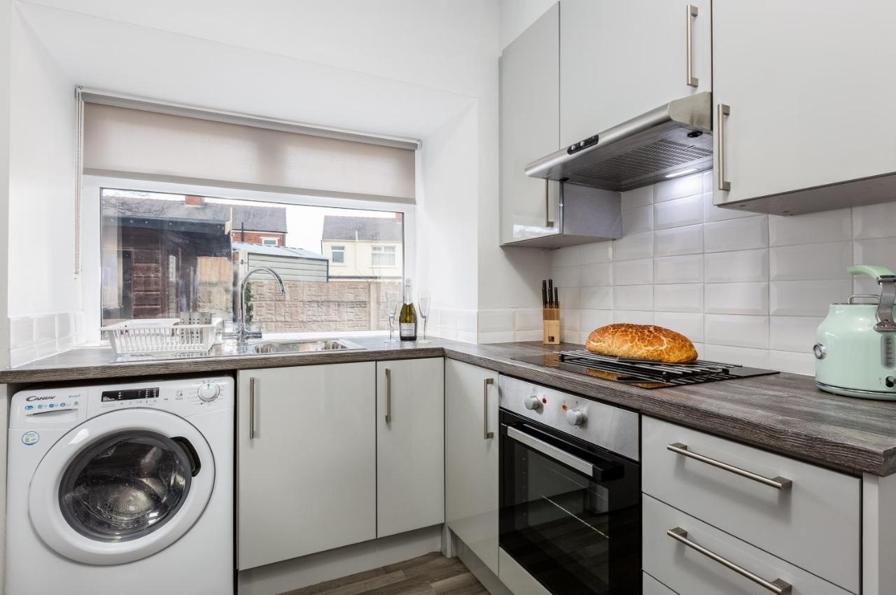 Hillside House - 2 Bedrooms Parking Wi-fi Hospital Blackpool