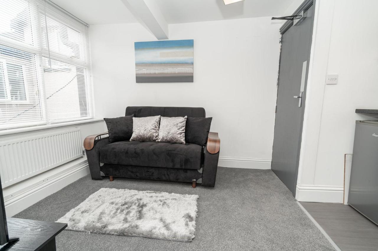 Apartment Hull Road