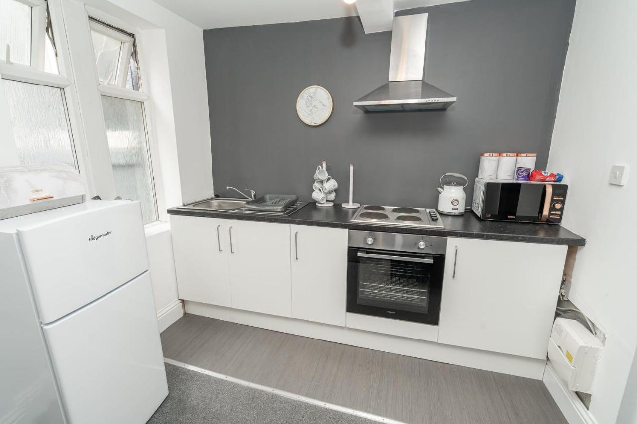 Hull Road Apartment