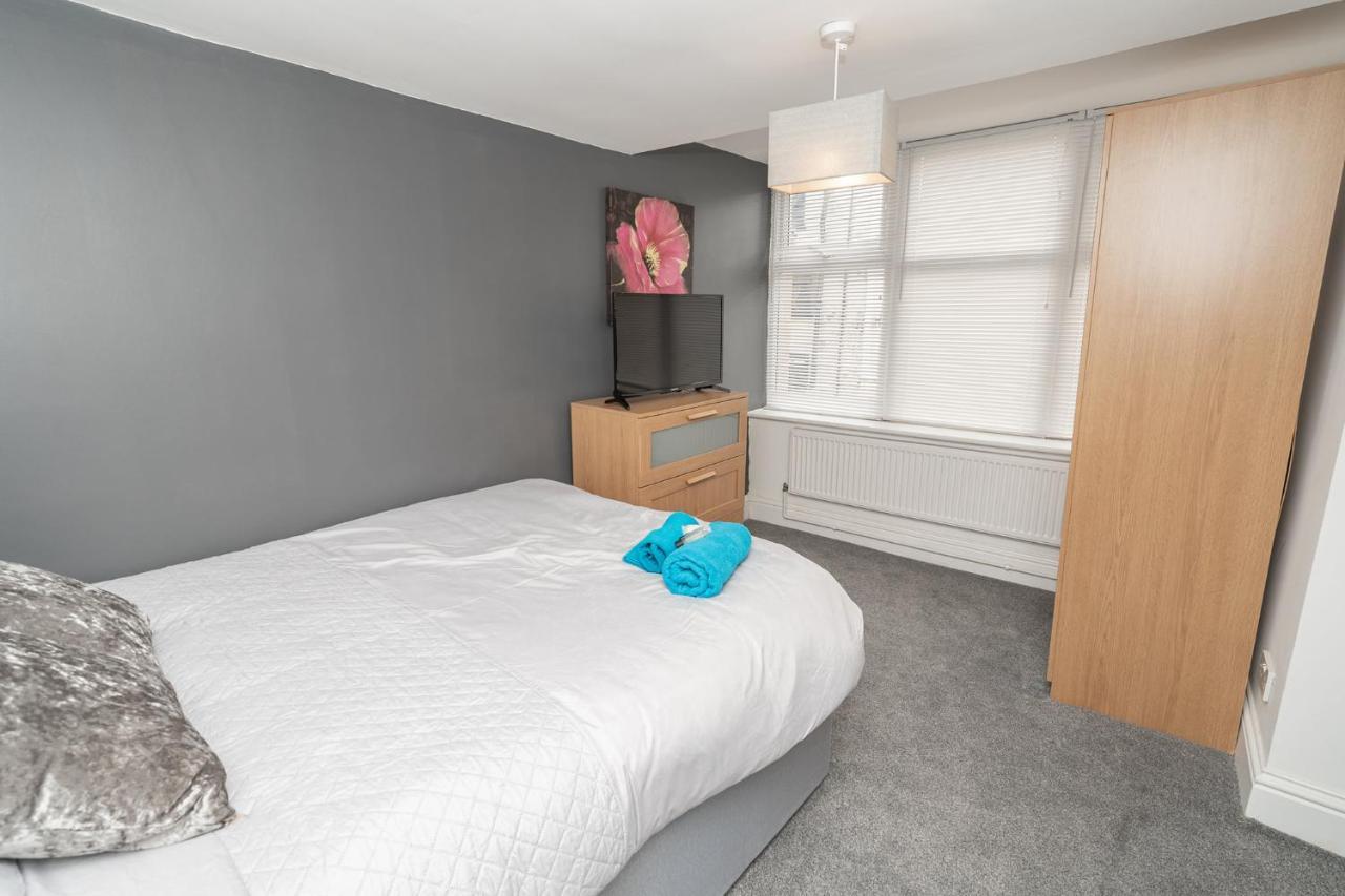 Apartment Hull Road
