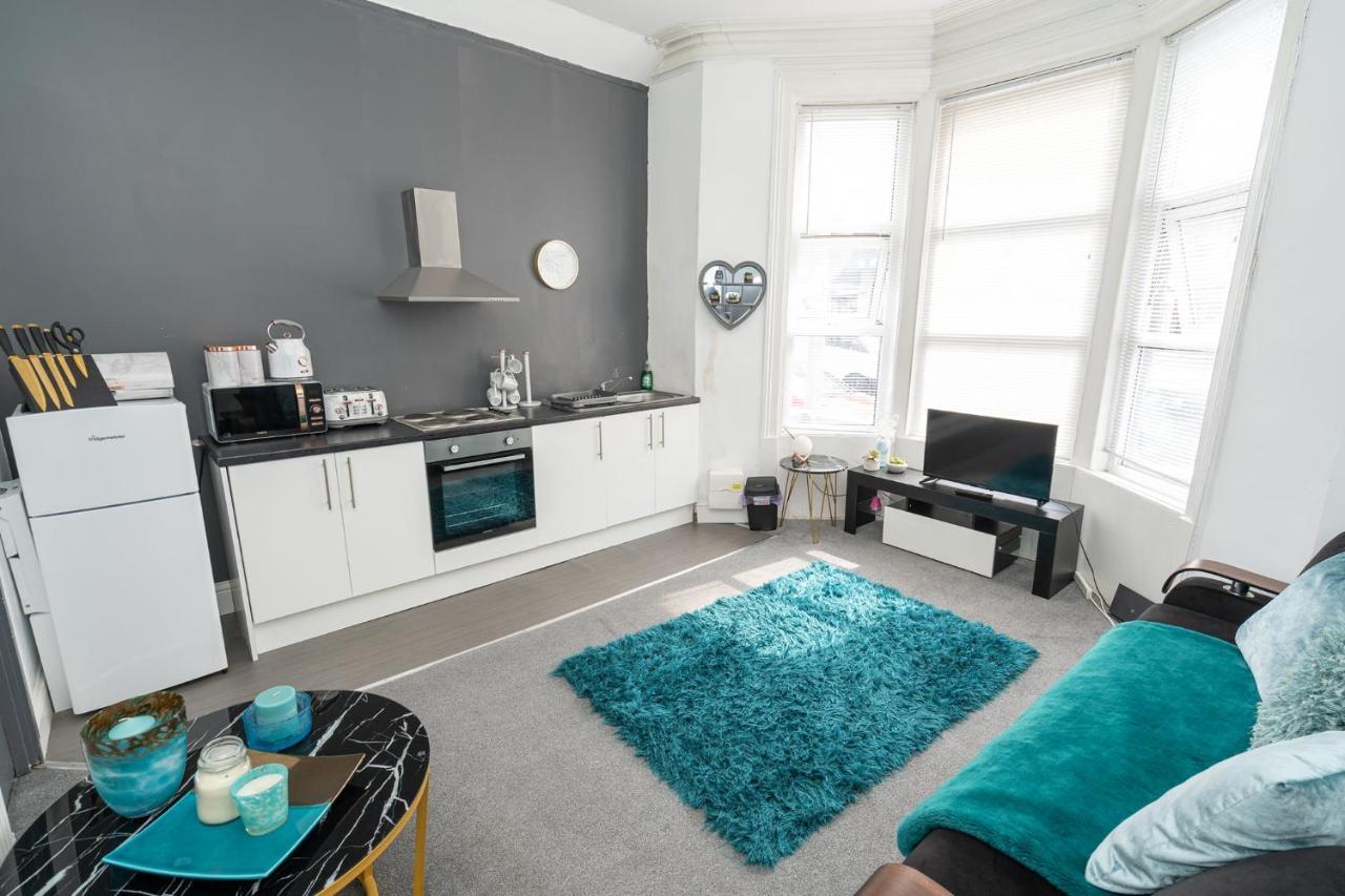 Hull Road Apartment
