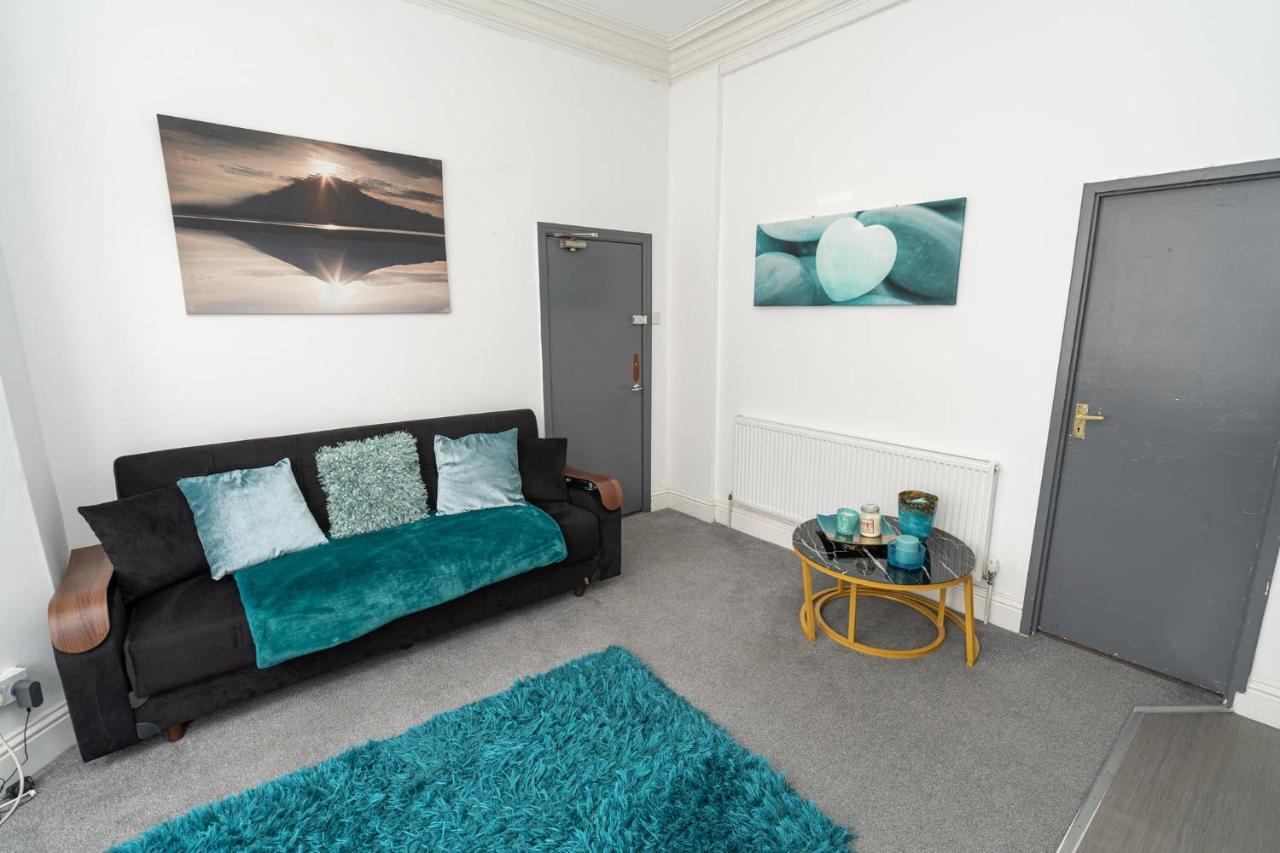 Hull Road Apartment *