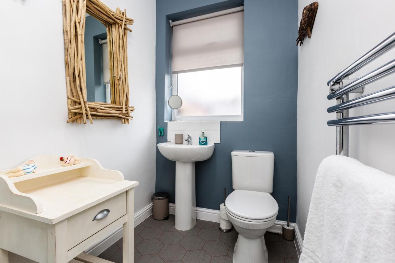 Holiday home Hillside House - 2 Bedrooms Parking Wi-fi Hospital Blackpool