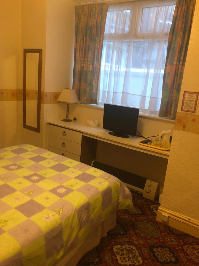 Brooklands Over 50'S Only Guest house 3*