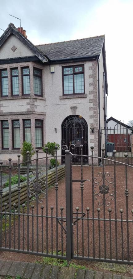 St Annes Professional Let - *