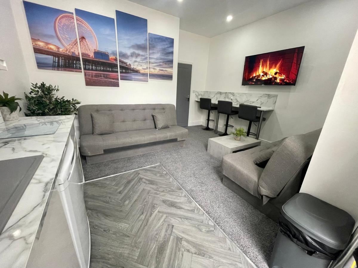 Osborne Luxury Hot Tub And Jacuzzi Apartment Blackpool