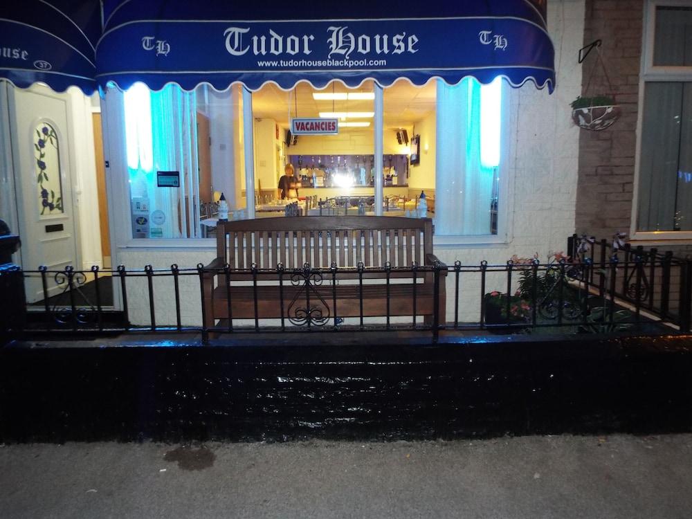 Tudor House 3* Blackpool