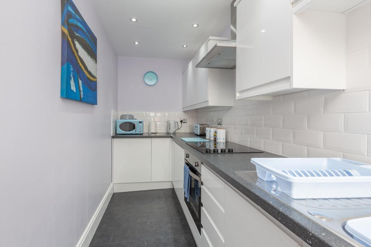 Eden - Family Apartment, Wifi & Parking Apartment Blackpool