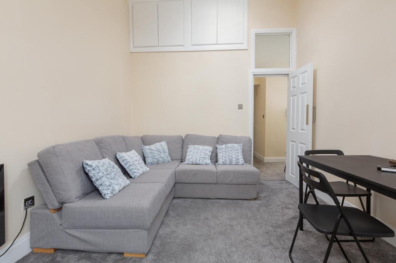 Apartment Eden - Family Apartment, Wifi & Parking Blackpool