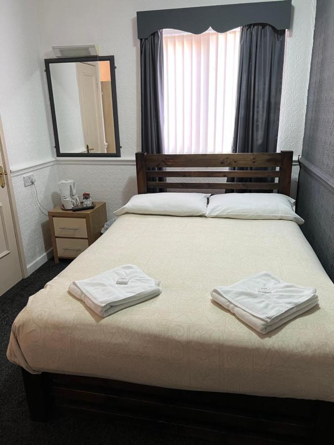 Segantii 2* Blackpool