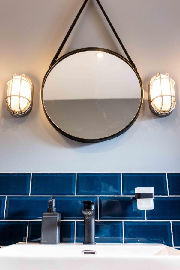 Luxury By Sasco Apartment