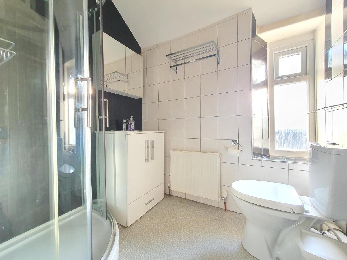 Dysa Crystal House Holiday home *