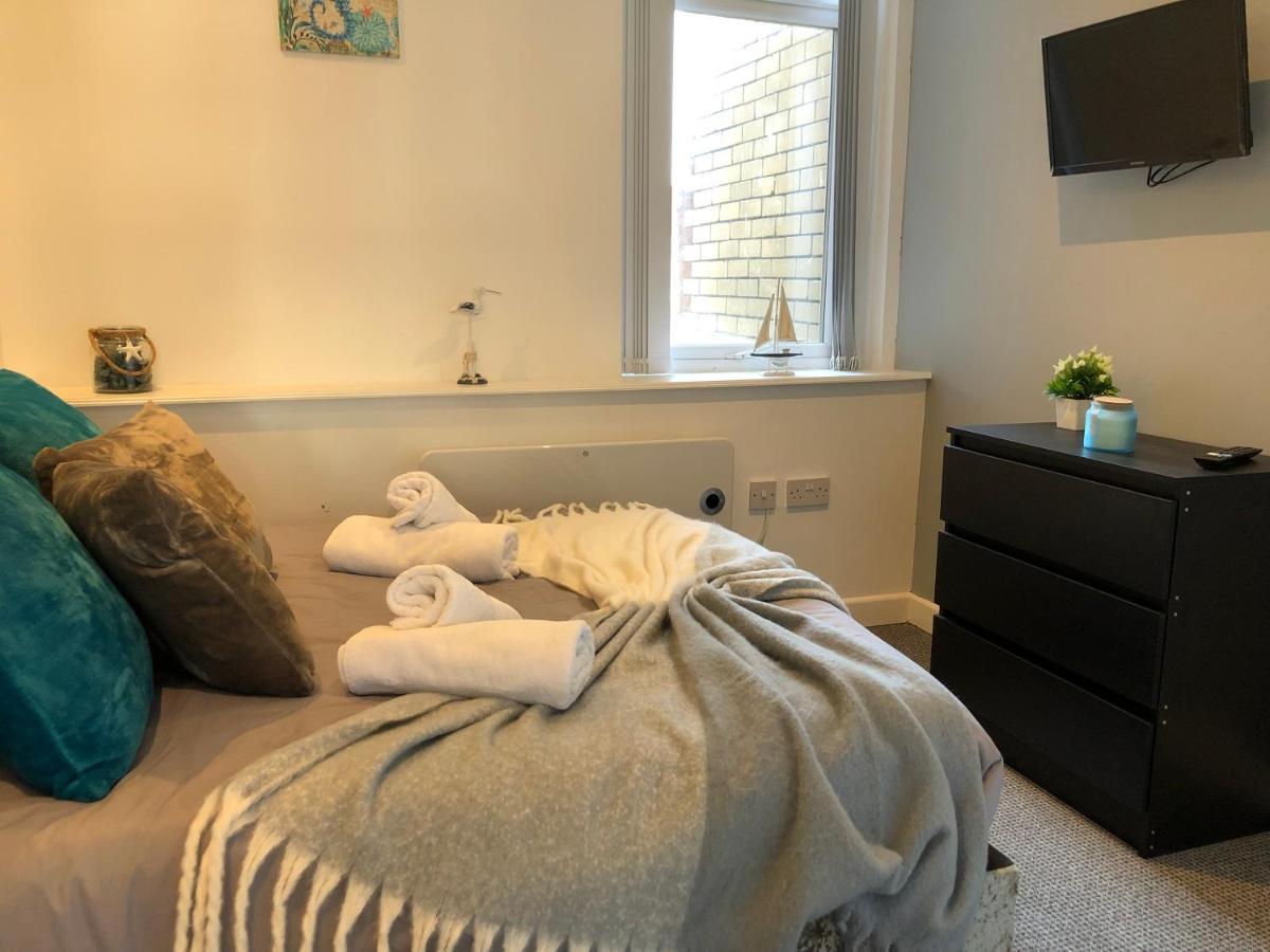 01 Holmfield Apartment *