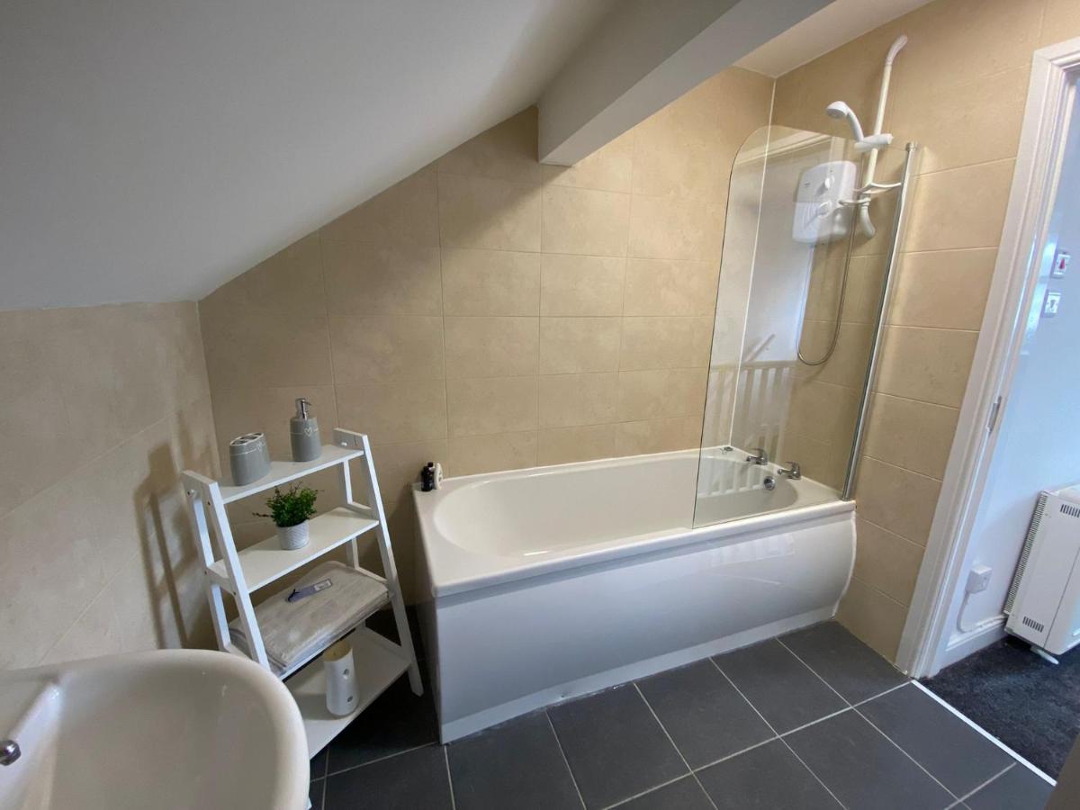 Stylish 2 Bed Sea Front Location 3 *
