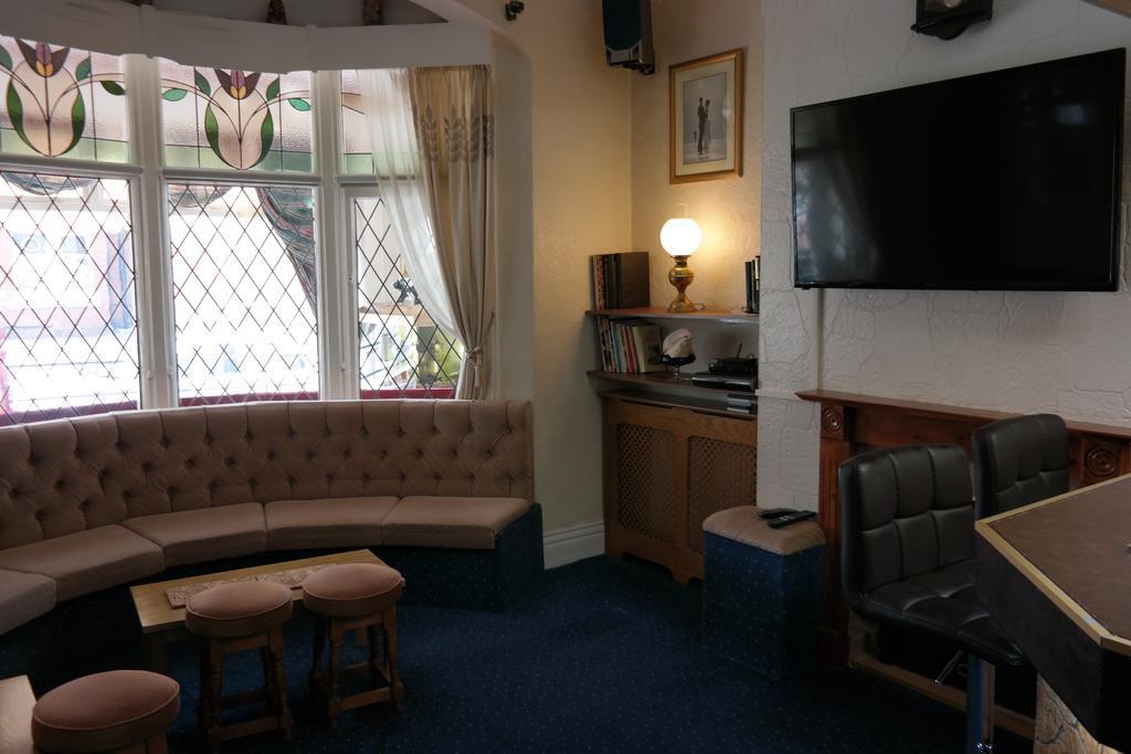 Guest house Olivers Strickley Over 35 Years Only 3*