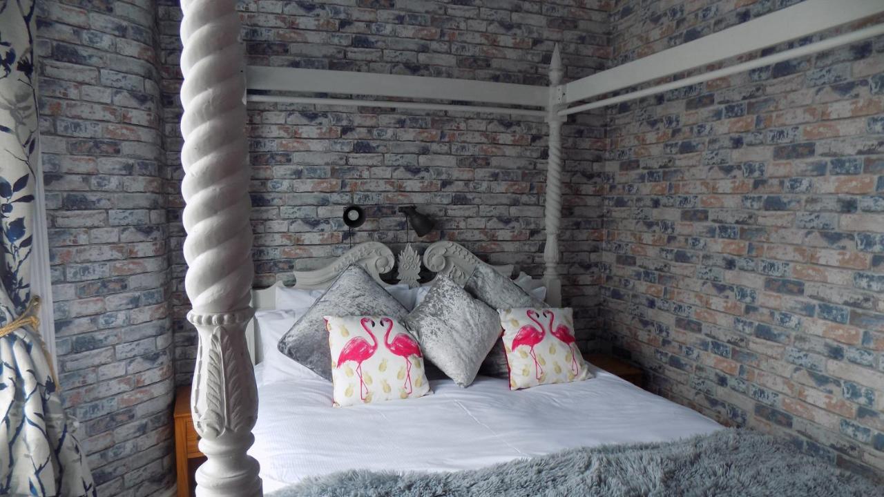 Tracey's Driftwood 3* Blackpool