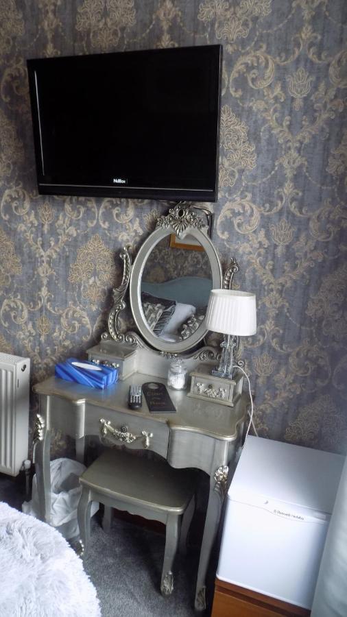 Tracey's Driftwood 3* Blackpool