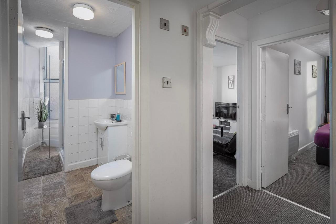 Apartment 02 Springfield - Sleeps 6 *