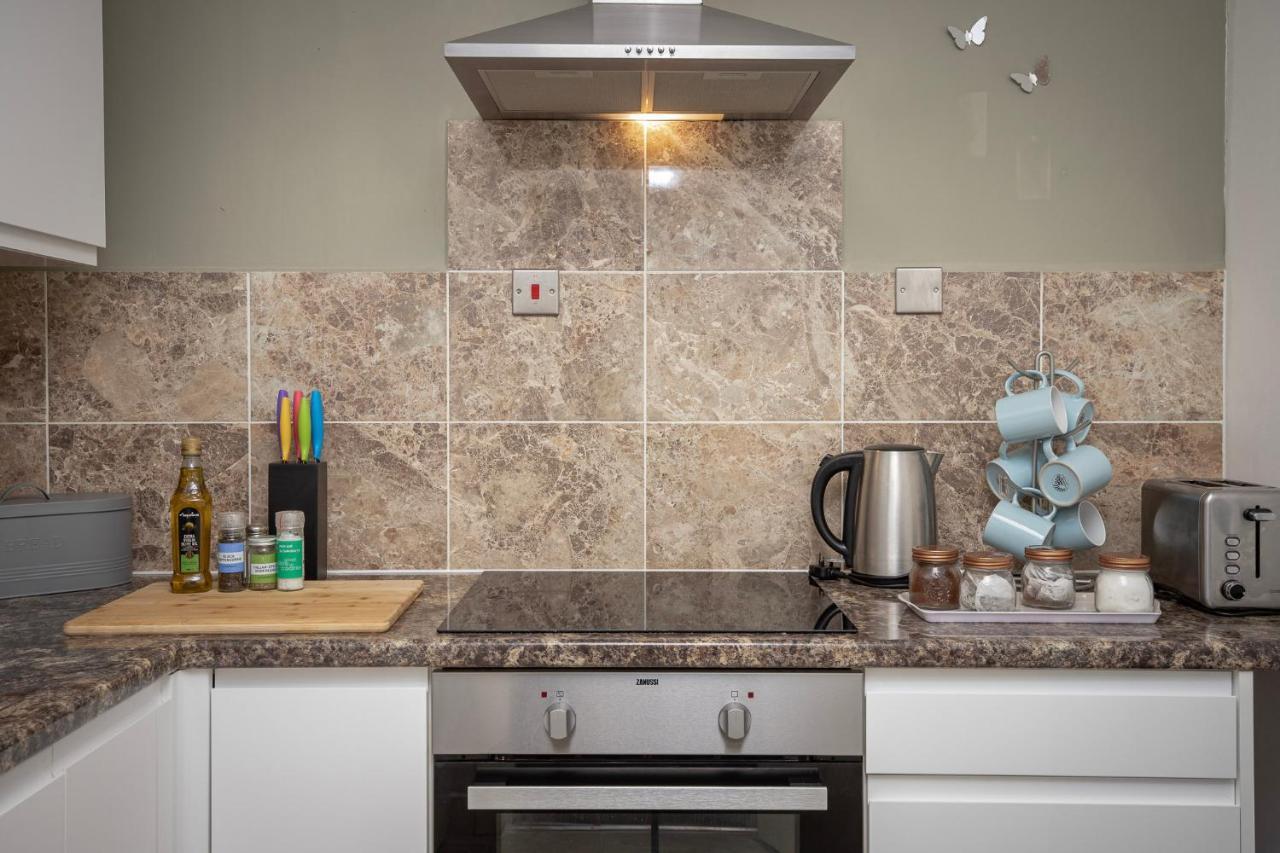 Apartment 02 Springfield - Sleeps 6 *