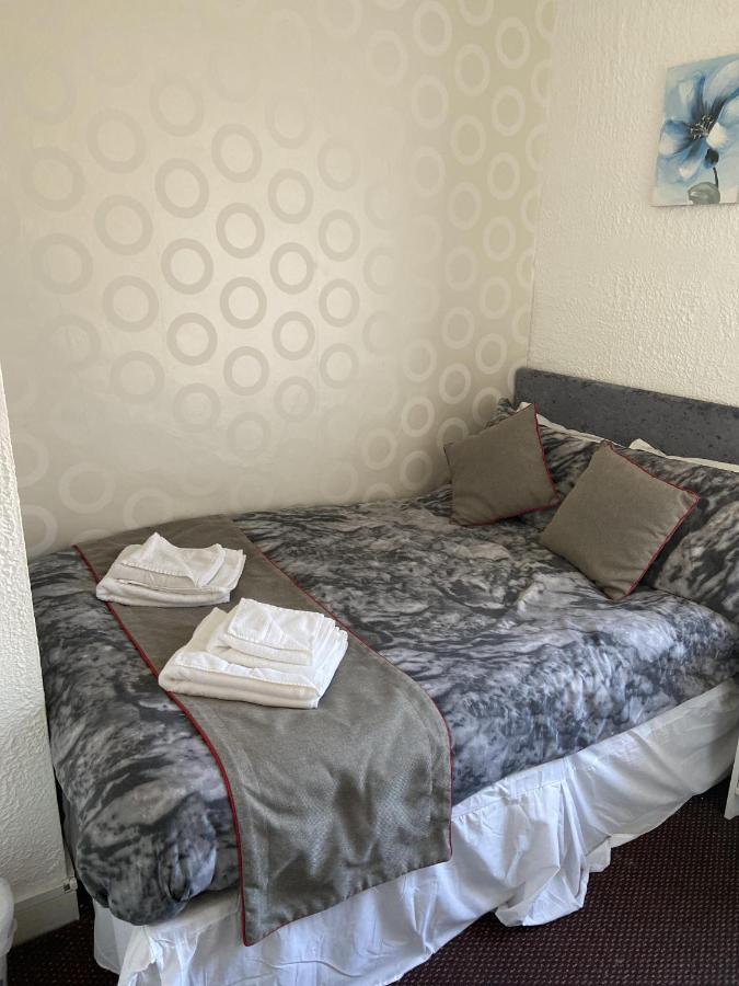 Darfield Guest house 2*