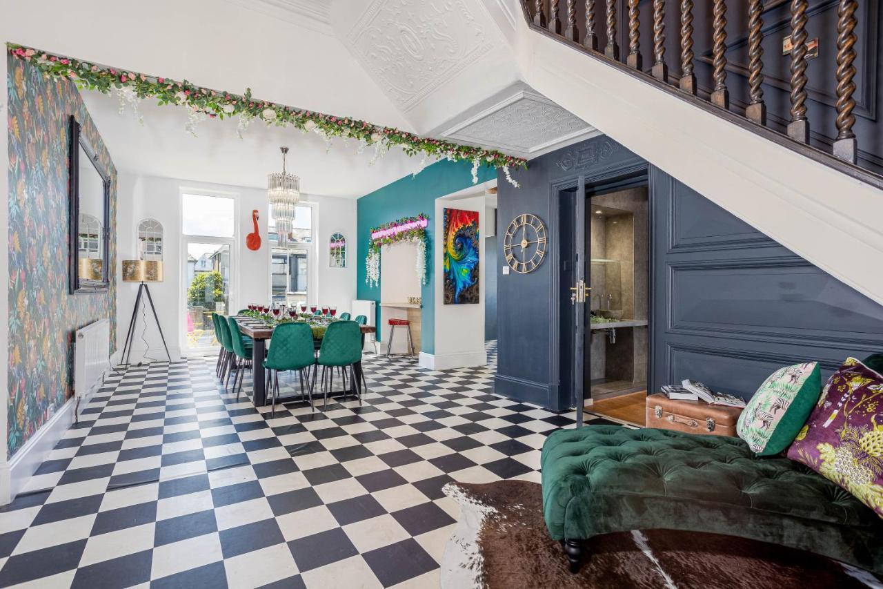 Holiday home Empress Hall By Charles Alexander Short - Sleeps 20