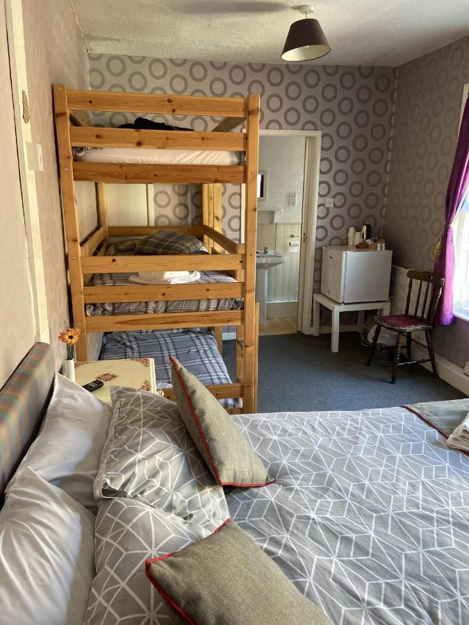 Darfield Guest house Blackpool