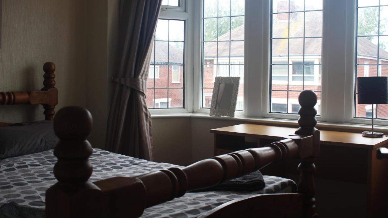 Blackpoolholidaylets Salmesbury Avenue Families And Contractors Only Holiday home *