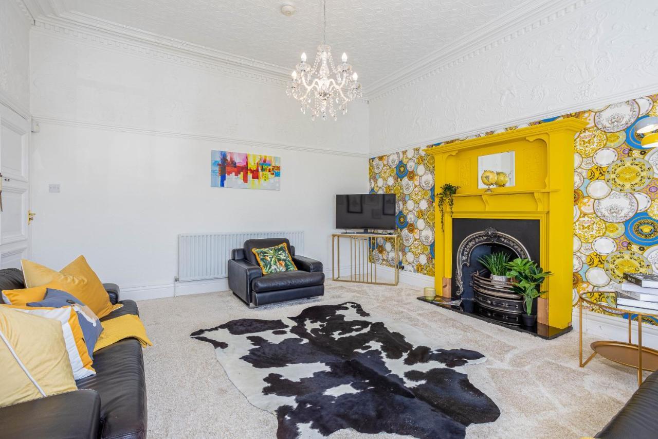 Empress Hall By Charles Alexander Short - Sleeps 20 Blackpool
