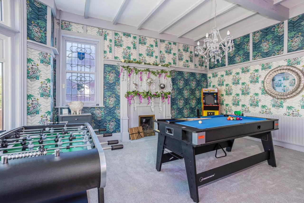 Empress Hall By Charles Alexander Short - Sleeps 20 Blackpool