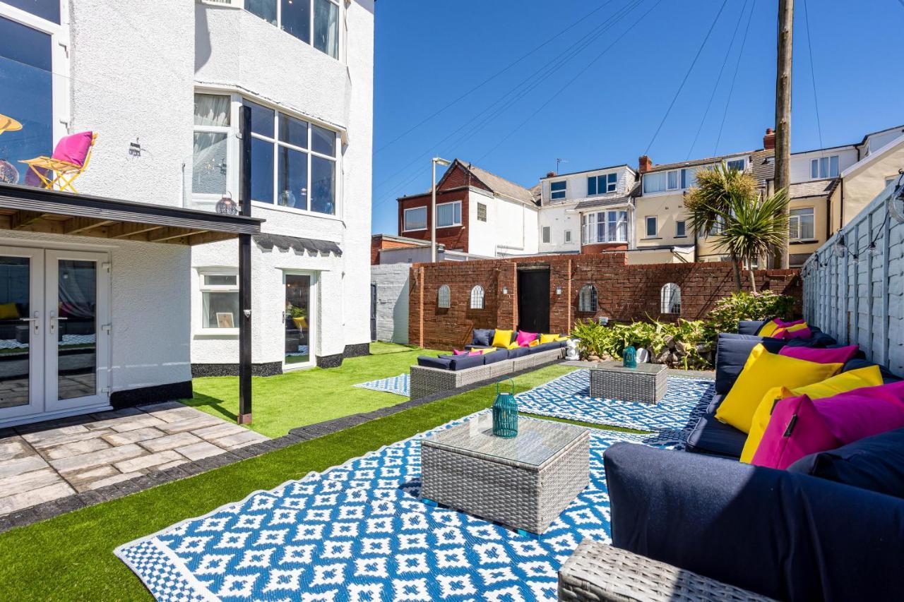 Empress Hall By Charles Alexander Short - Sleeps 20 Holiday home