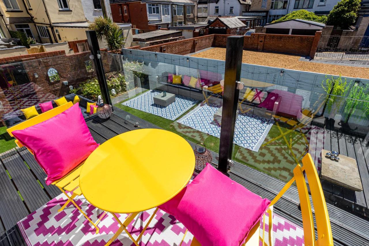 Empress Hall By Charles Alexander Short - Sleeps 20 Holiday home *