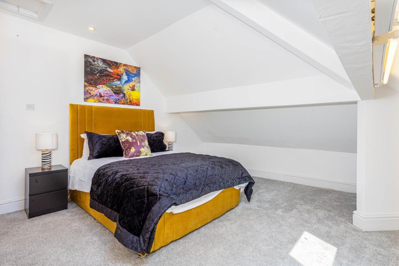 Empress Hall By Charles Alexander Short - Sleeps 20 Holiday home *