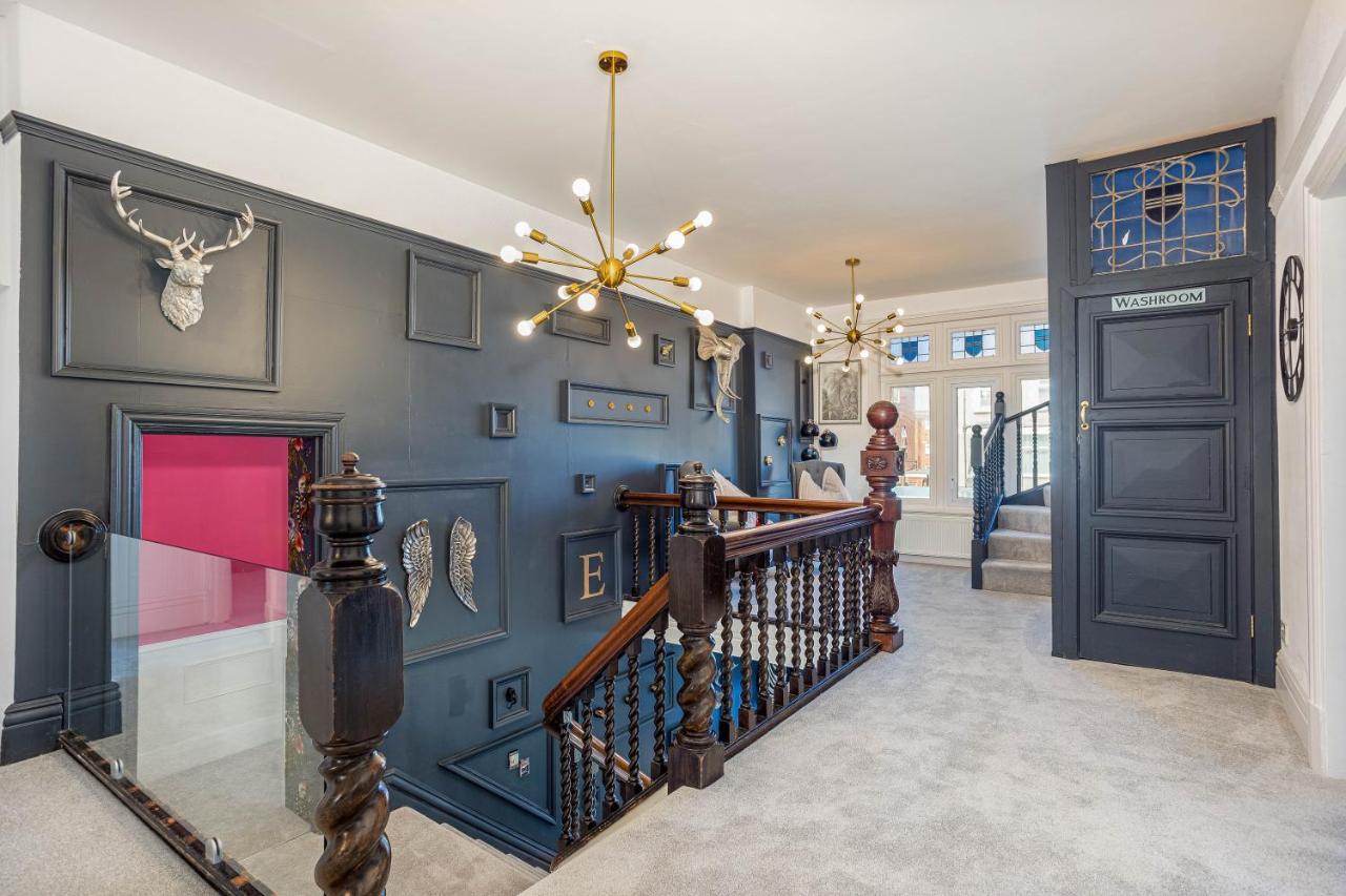 Empress Hall By Charles Alexander Short - Sleeps 20