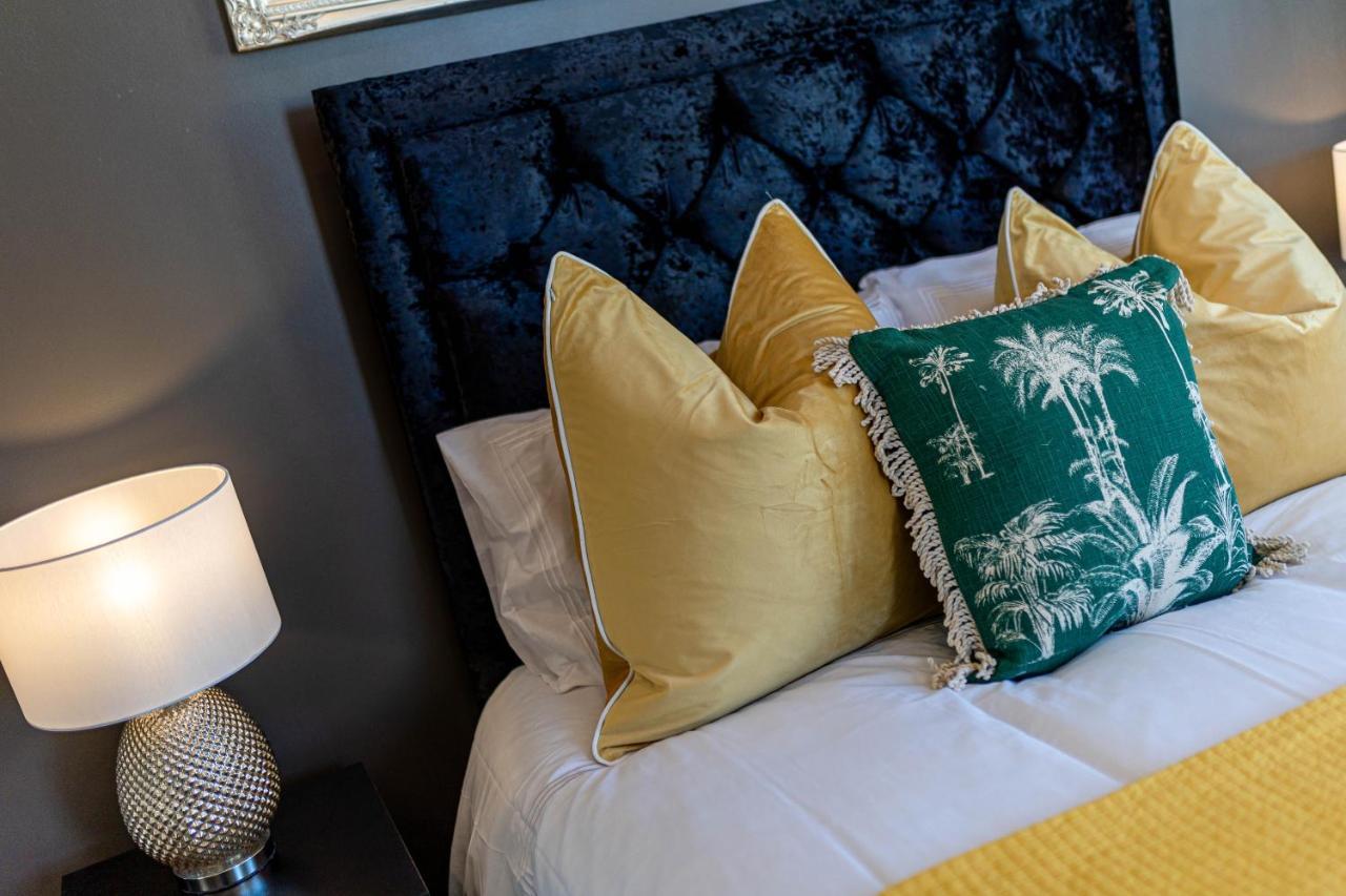 Empress Hall By Charles Alexander Short - Sleeps 20 Holiday home *
