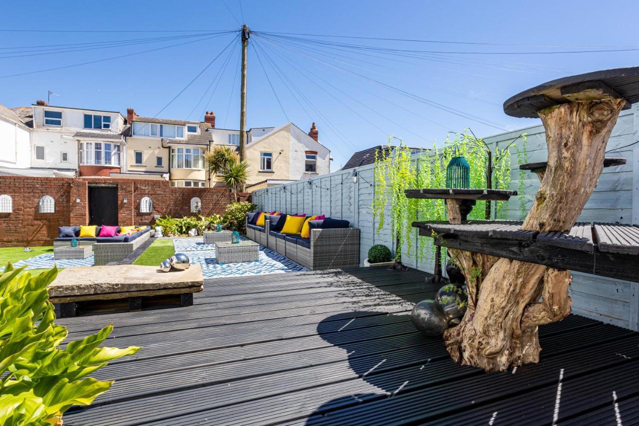 Empress Hall By Charles Alexander Short - Sleeps 20 Blackpool