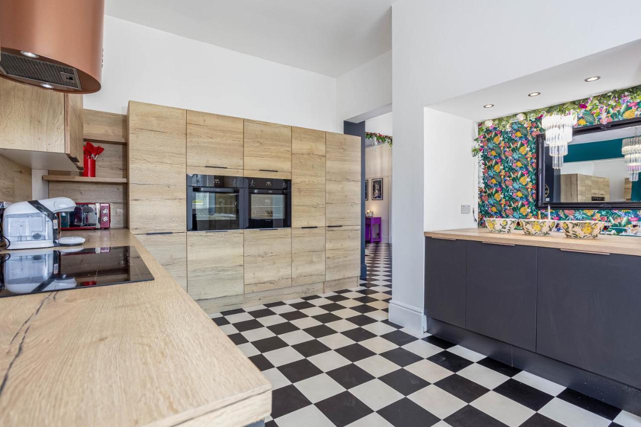 Empress Hall By Charles Alexander Short - Sleeps 20