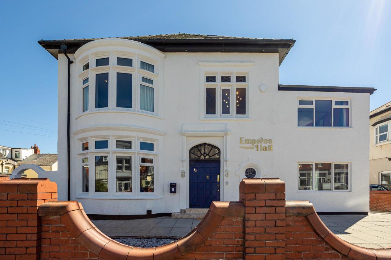 Holiday home Empress Hall By Charles Alexander Short - Sleeps 20 Blackpool