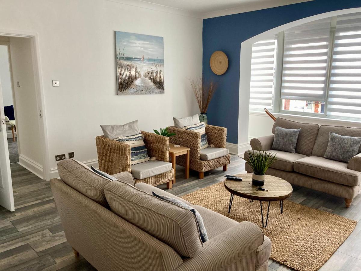 A Wave From It Apartment